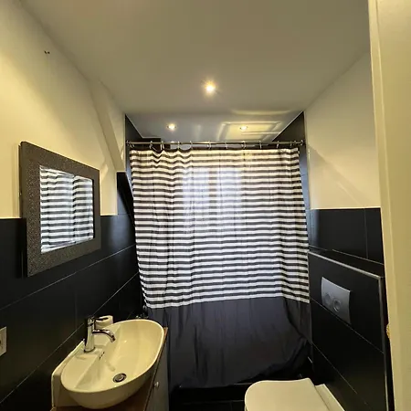 Wu Flats Apartment *